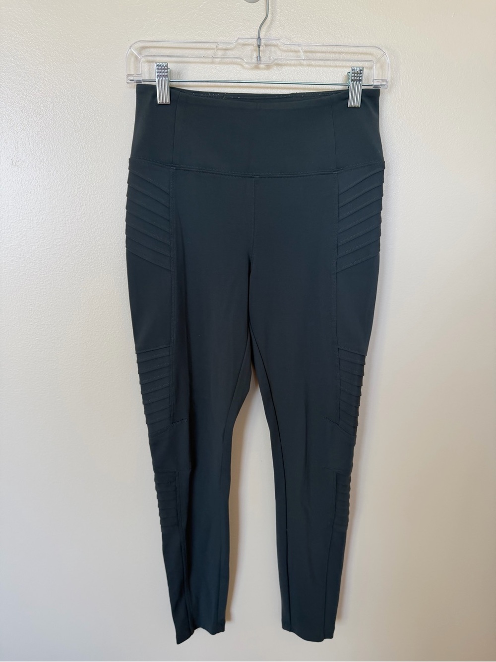 ATHLETA Delancey Motto Tight in Charcoal